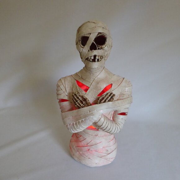 NEW 14.5” HOLIDAY BARN GOTHIC HALLOWEEN MUMMY BUST LED LIGHT UP RESIN SCULPTURE - Picture 12 of 15